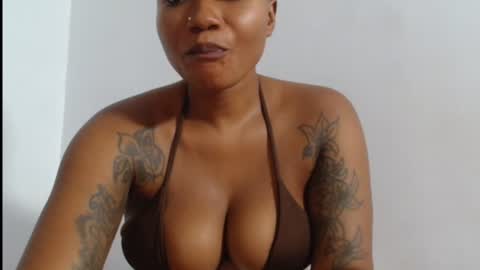 juicyxpink online show from June 18, 11:58 am