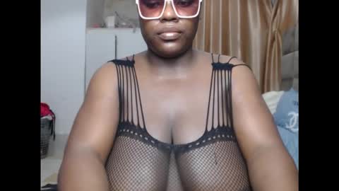 juicyxxxboobs online show from January 10, 2:46 am