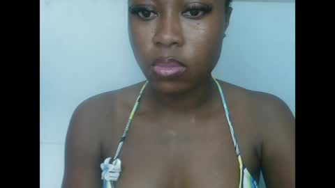 juicyyxboobs online show from May 13, 4:04 pm
