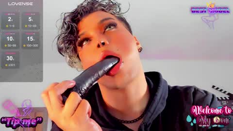 Jujubee online show from December 14, 4:20 pm