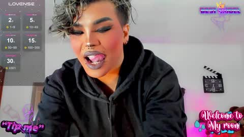 Jujubee online show from December 22, 4:17 pm