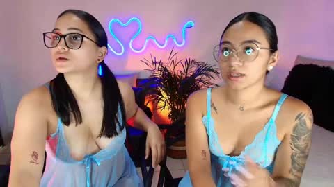 Snapshot of jules_n_gia chatting on February 18, 8:47 pm Jules and Gia online show from February 18, 8:47 pm