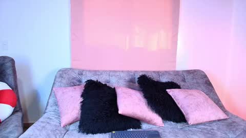 Jules and Gia online show from November 23, 7:24 pm