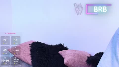 Jules and Gia online show from August 3, 9:37 am