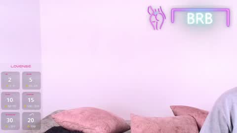 Jules and Gia online show from August 4, 9:45 am