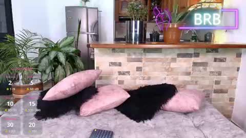 Jules and Gia online show from August 8, 9:55 am