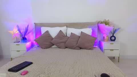 Snapshot of jules_night chatting on November 5, 9:26 pm Jules Night online show from November 5, 9:26 pm