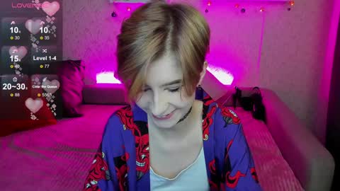 Snapshot of julescrown chatting on December 10, 1:00 am Jules online show from December 10, 1:00 am