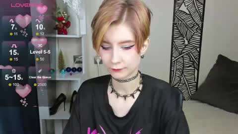 Snapshot of julescrown chatting on December 13, 4:11 am Jules online show from December 13, 4:11 am