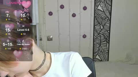 Snapshot of julescrown chatting on December 28, 1:29 am Jules online show from December 28, 1:29 am