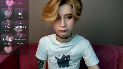 Snapshot of julescrown chatting on March 10, 12:51 am Jules online show from March 10, 12:51 am