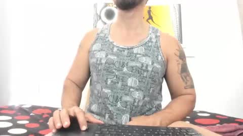 Snapshot of juleslatin122 chatting on January 1, 5:11 pm Jules online show from January 1, 5:11 pm