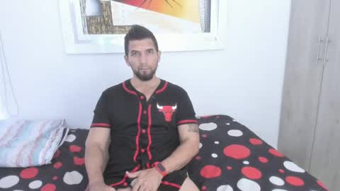 Snapshot of juleslatin122 chatting on January 26, 12:01 pm Jules online show from January 26, 12:01 pm