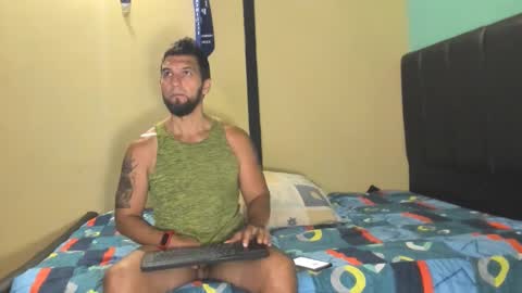 Snapshot of juleslatin122 chatting on March 4, 10:46 am Jules online show from March 4, 10:46 am