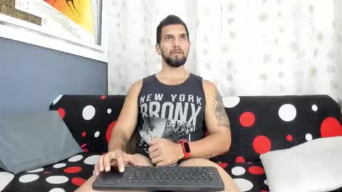 Snapshot of juleslatin122 chatting on October 30, 5:35 pm Jules online show from October 30, 5:35 pm