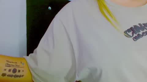 Snapshot of juli_69 chatting on October 31, 9:38 pm Juliana Torres online show from October 31, 9:38 pm