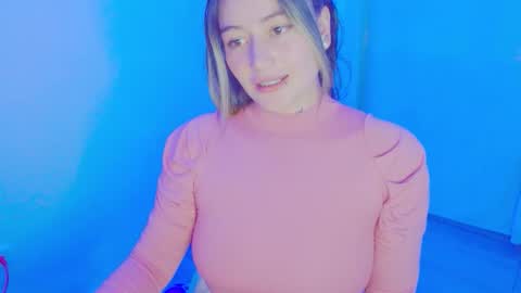 Snapshot of juli_69 chatting on December 1, 6:18 am Juliana Torres online show from December 1, 6:18 am