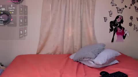 Snapshot of juli_castillos chatting on January 6, 3:08 pm Juli online show from January 6, 3:08 pm