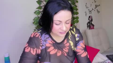 Snapshot of juli_castillos chatting on October 11, 4:49 pm Juli online show from October 11, 4:49 pm