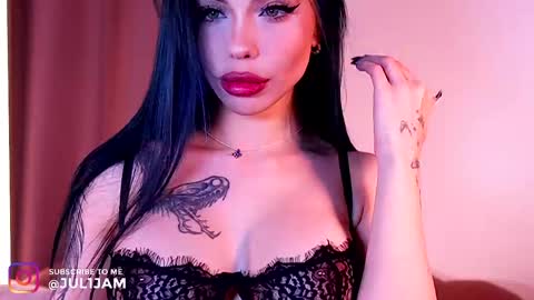 Snapshot of juli_jam chatting on April 23, 9:39 pm Hi call me July My fav speed 111222333666 PVT open online show from April 23, 9:39 pm