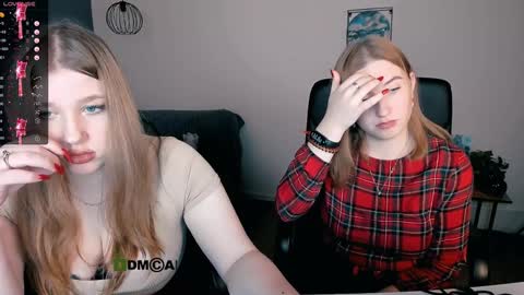 Snapshot of juli_kisss chatting on December 6, 11:14 pm juli kisss online show from December 6, 11:14 pm