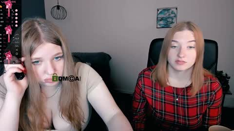 Snapshot of juli_kisss chatting on December 7, 2:20 am juli kisss online show from December 7, 2:20 am