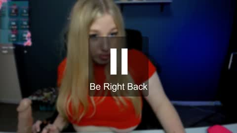 Snapshot of juli_kisss chatting on December 23, 10:55 pm juli kisss online show from December 23, 10:55 pm