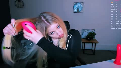 Snapshot of juli_kisss chatting on January 5, 4:36 am juli kisss online show from January 5, 4:36 am