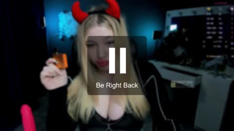 Snapshot of juli_kisss chatting on January 15, 1:34 am juli kisss online show from January 15, 1:34 am