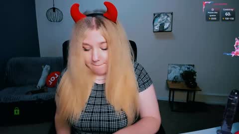 Snapshot of juli_kisss chatting on January 18, 2:14 am juli kisss online show from January 18, 2:14 am