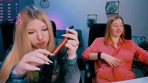 Snapshot of juli_kisss chatting on February 14, 4:47 am juli kisss online show from February 14, 4:47 am