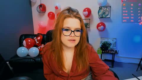 Snapshot of juli_kisss chatting on February 17, 11:20 pm juli kisss online show from February 17, 11:20 pm