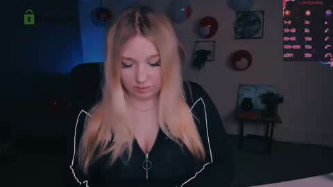 Snapshot of juli_kisss chatting on February 24, 9:32 am juli kisss online show from February 24, 9:32 am