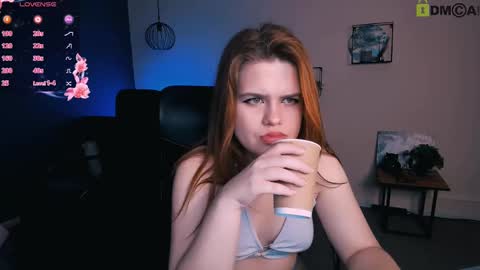 Snapshot of juli_kisss chatting on March 6, 11:42 pm juli kisss online show from March 6, 11:42 pm