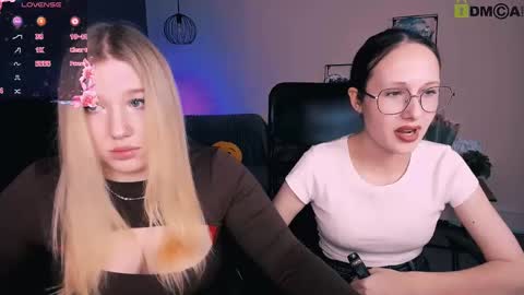 Snapshot of juli_kisss chatting on March 8, 1:25 pm juli kisss online show from March 8, 1:25 pm