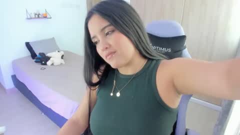 Snapshot of juli_santos_22 chatting on December 28, 3:48 pm juli_santos_22 online show from December 28, 3:48 pm