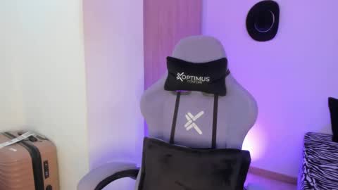 Snapshot of juli_santos_22 chatting on February 23, 8:44 pm juli_santos_22 online show from February 23, 8:44 pm