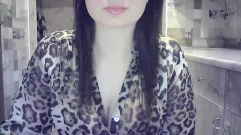 julia69009 online show from May 26, 7:54 pm
