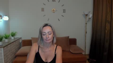 Snapshot of julia__cherry_ chatting on January 31, 5:42 pm julia__cherry_ online show from January 31, 5:42 pm