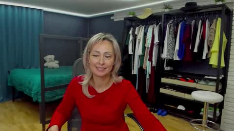 Snapshot of julia__cherry_ chatting on November 14, 1:54 pm julia__cherry_ online show from November 14, 1:54 pm