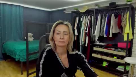 Snapshot of julia__cherry_ chatting on December 14, 3:28 pm julia__cherry_ online show from December 14, 3:28 pm