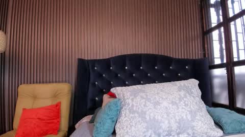 Snapshot of julia_dawson chatting on November 3, 8:21 pm Julia online show from November 3, 8:21 pm