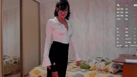 Julia online show from September 24, 5:44 am