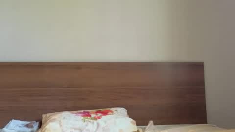 Snapshot of julia_giulia chatting on October 7, 7:16 am julia_giulia online show from October 7, 7:16 am