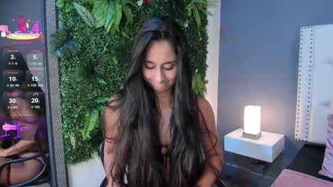 Snapshot of julia_martinezz_ chatting on September 24, 11:35 am J U L IA M A R T I N E Z online show from September 24, 11:35 am