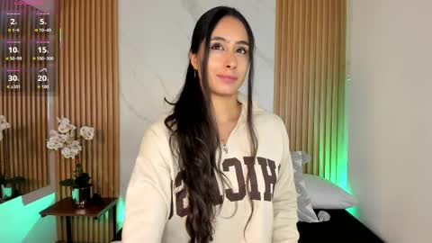 J U L IA   M A R T I N E Z online show from April 16, 11:33 am