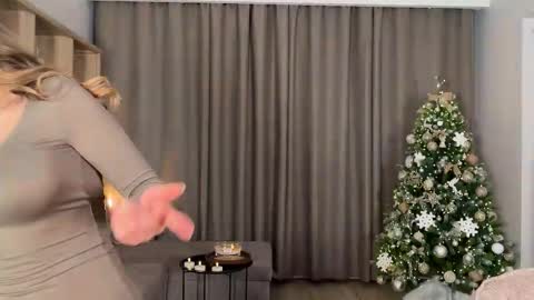 Snapshot of julia_rle chatting on January 13, 9:31 pm Julia R Le online show from January 13, 9:31 pm