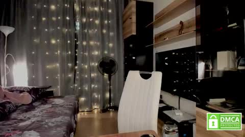 julia_t_mog online show from January 31, 9:57 pm