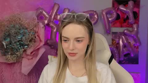 Snapshot of juliabrewwer chatting on September 18, 2:19 pm Julia online show from September 18, 2:19 pm