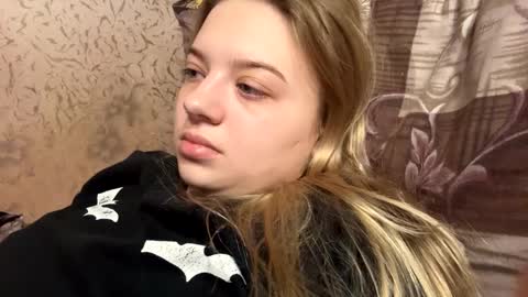 juliacrazy_ online show from January 23, 1:45 pm